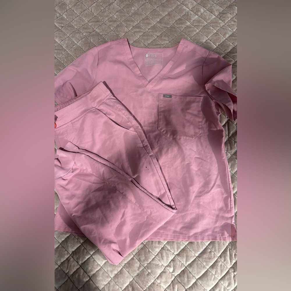 Figs Pink Scrub Set